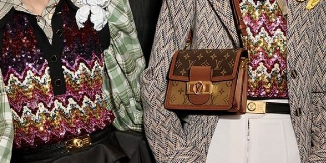La pochette a spalla di Louis Vuitton, storia di miniature couture