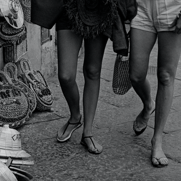 Footwear, Leg, Human leg, Monochrome, Hat, Style, Black-and-white, Monochrome photography, Thigh, Black, 