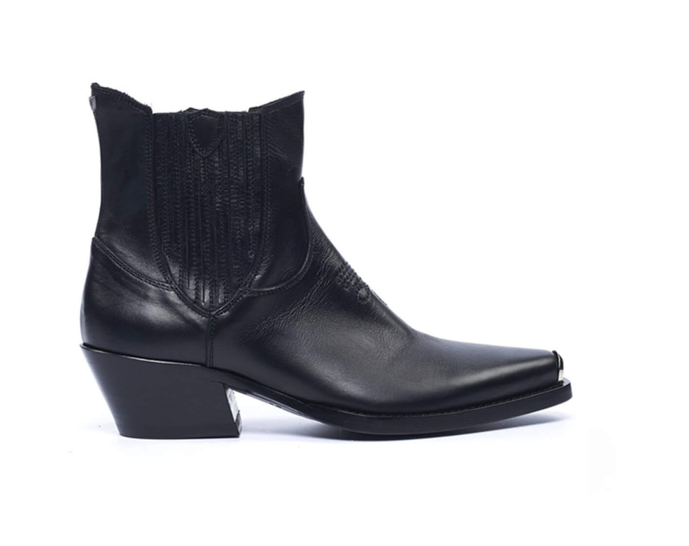 Footwear, Boot, Leather, Black, Synthetic rubber, Fashion design, 