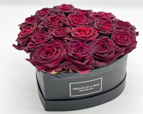 Flower Box con 7 Rose Fucsia Stabilizzate - Vendita Online