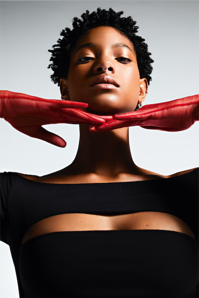 Willow Smith è il volto del profumo Alien Goddess di Mugler