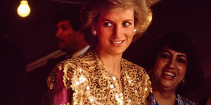 L'abito ricamato d'oro di Diana in Kuwait nel 1989