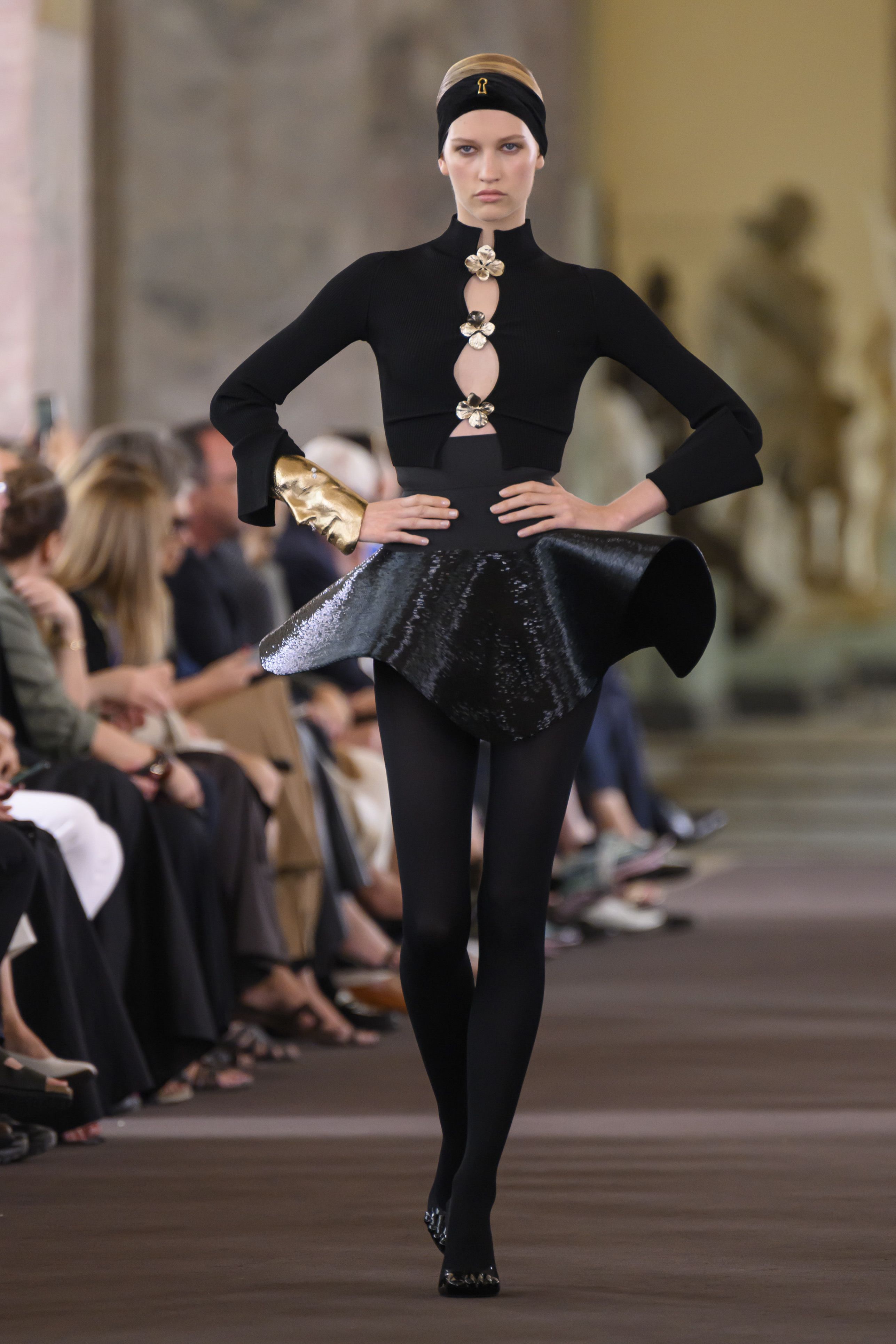 [新品]Schiaparelli スキャパレリ カシミヤ＆モダール ストール スキャパレリ（SCHIAPARELLI）」の2023-24秋冬オートクチュール