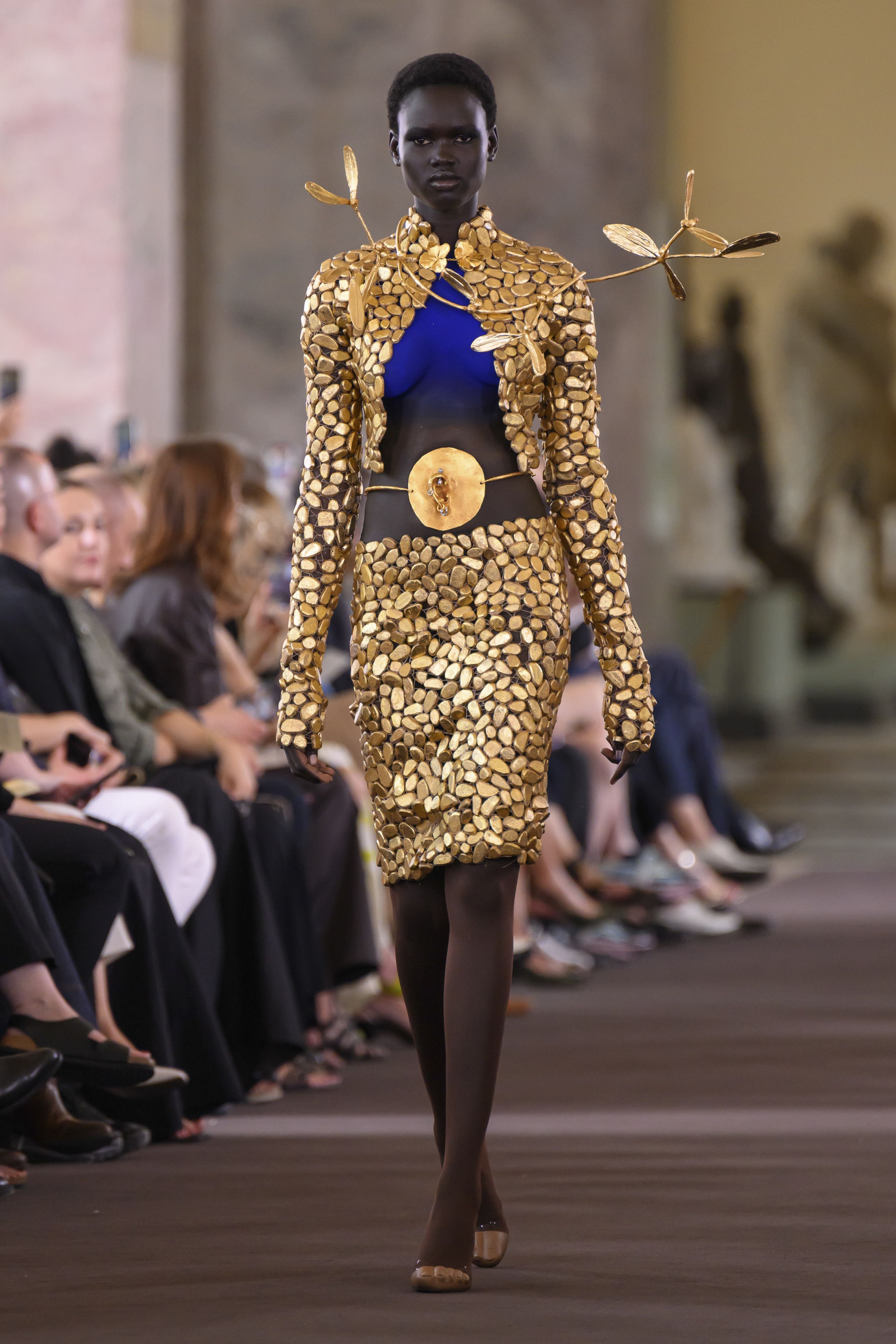 スキャパレリ（SCHIAPARELLI）」の2023-24秋冬オートクチュール