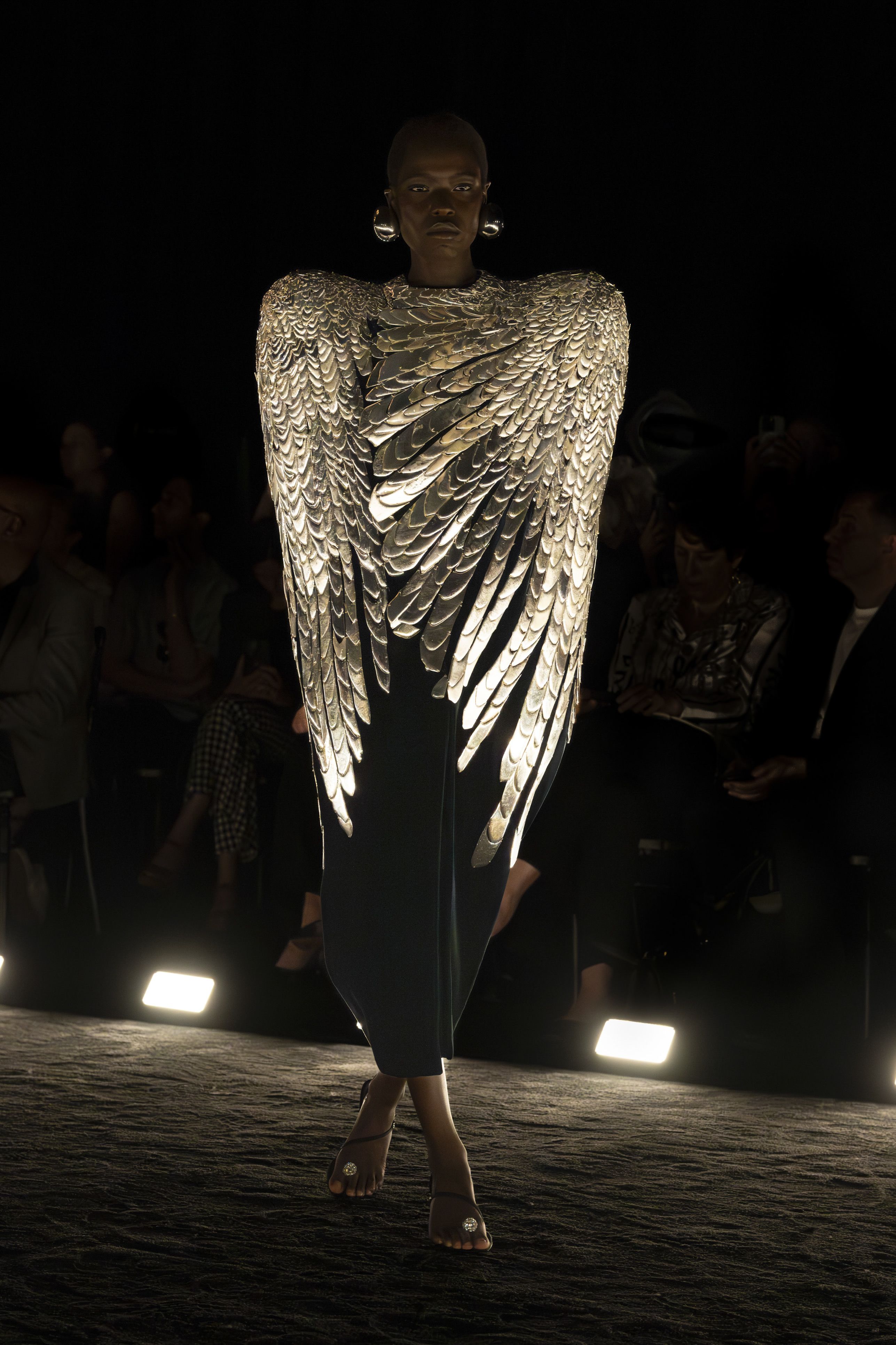 スキャパレリ（SCHIAPARELLI）」の2023-24秋冬オートクチュール