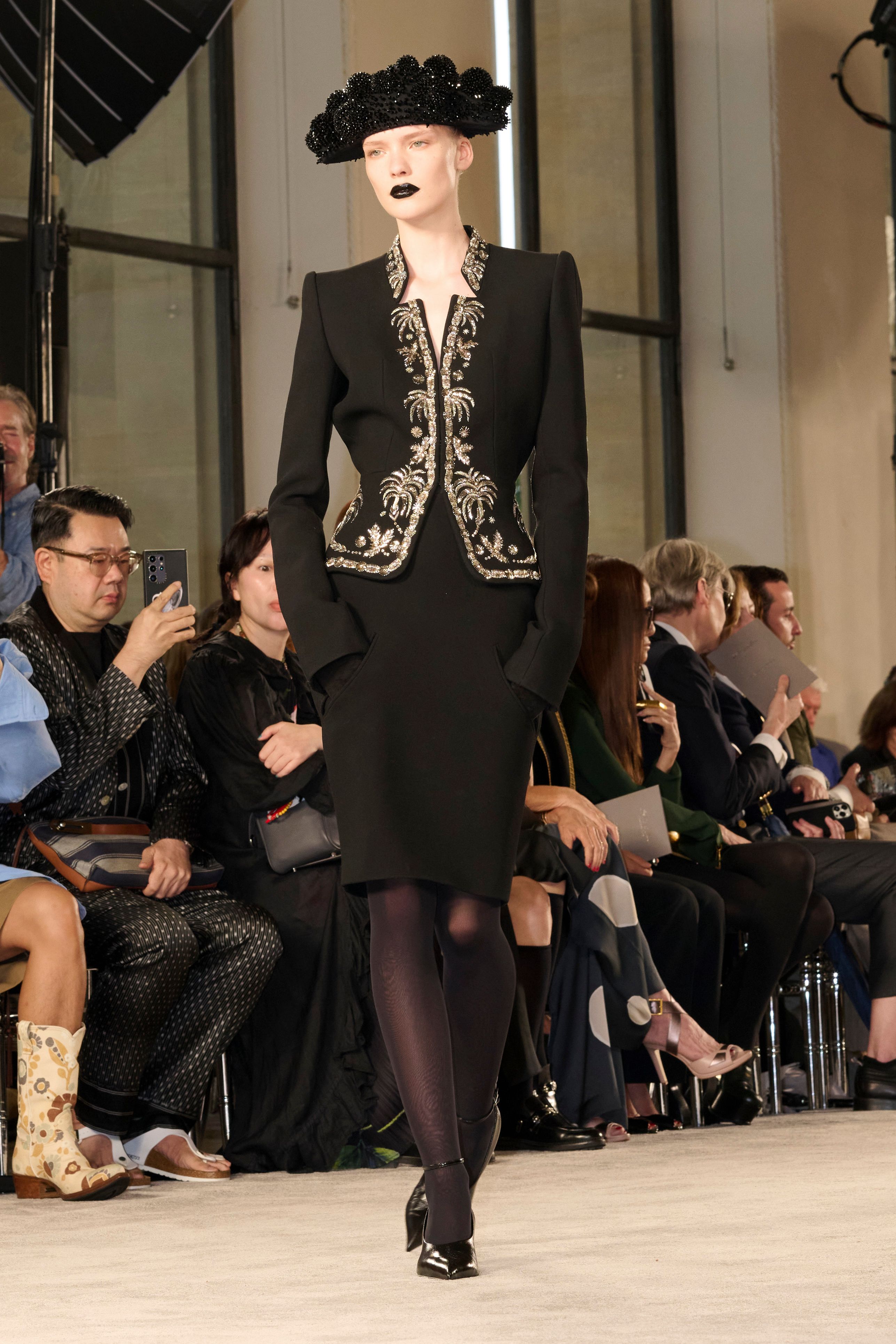 [新品]Schiaparelli スキャパレリ カシミヤ＆モダール ストール スキャパレリ（SCHIAPARELLI）2025-26秋冬オートクチュール
