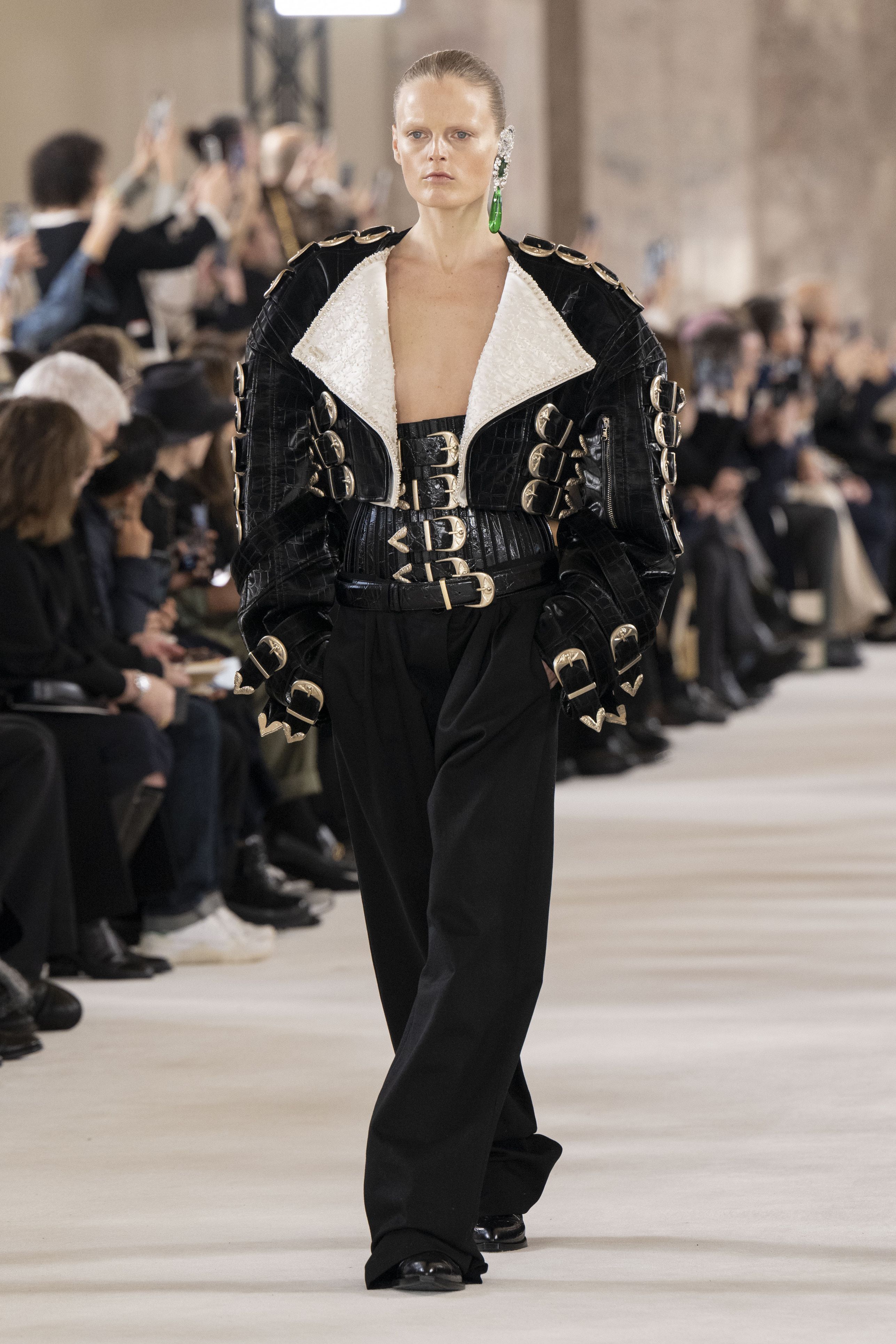 スキャパレリ（SCHIAPARELLI）2024-25秋冬コレクション