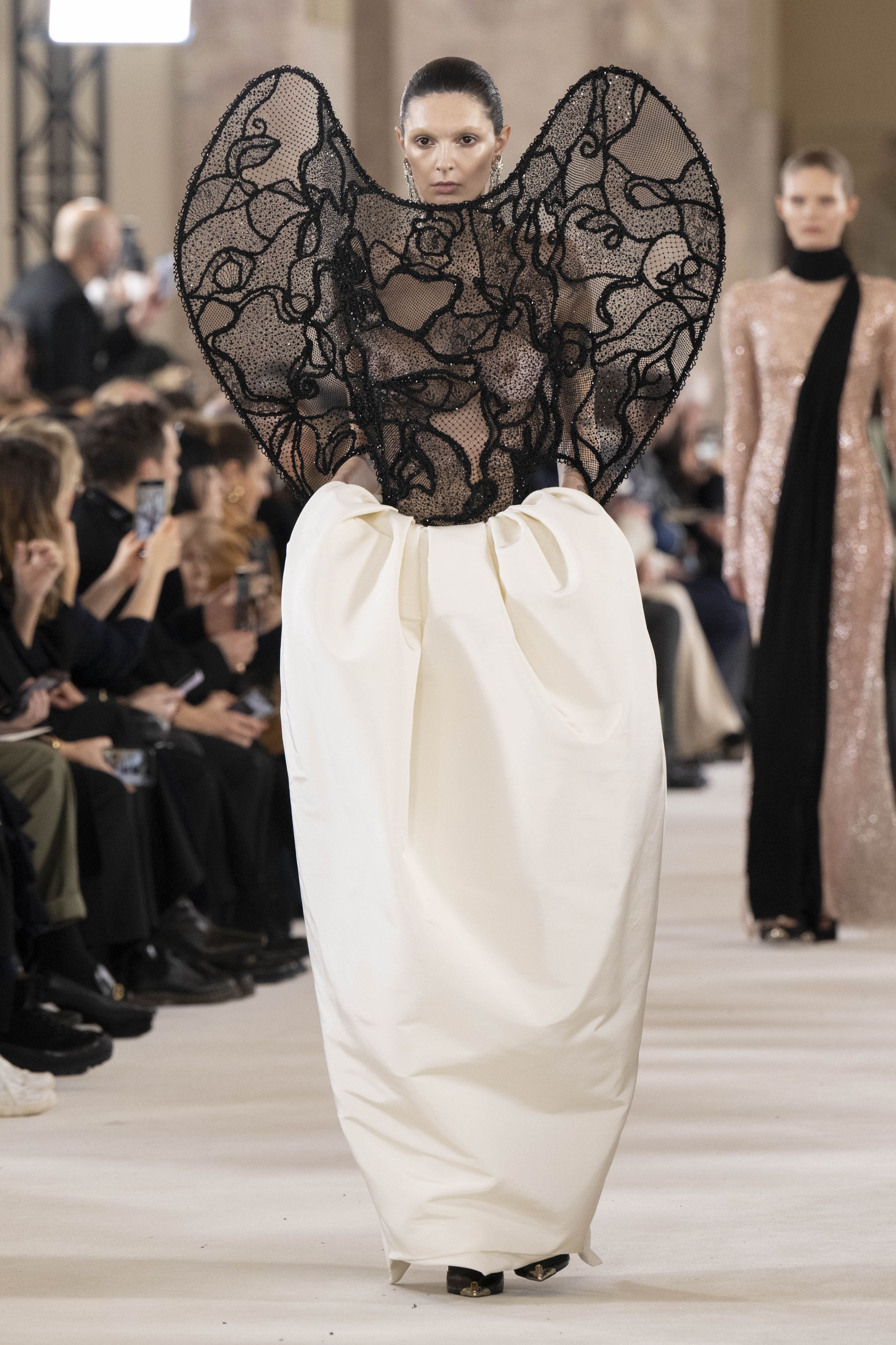 スキャパレリ（SCHIAPARELLI）2024-25秋冬コレクション