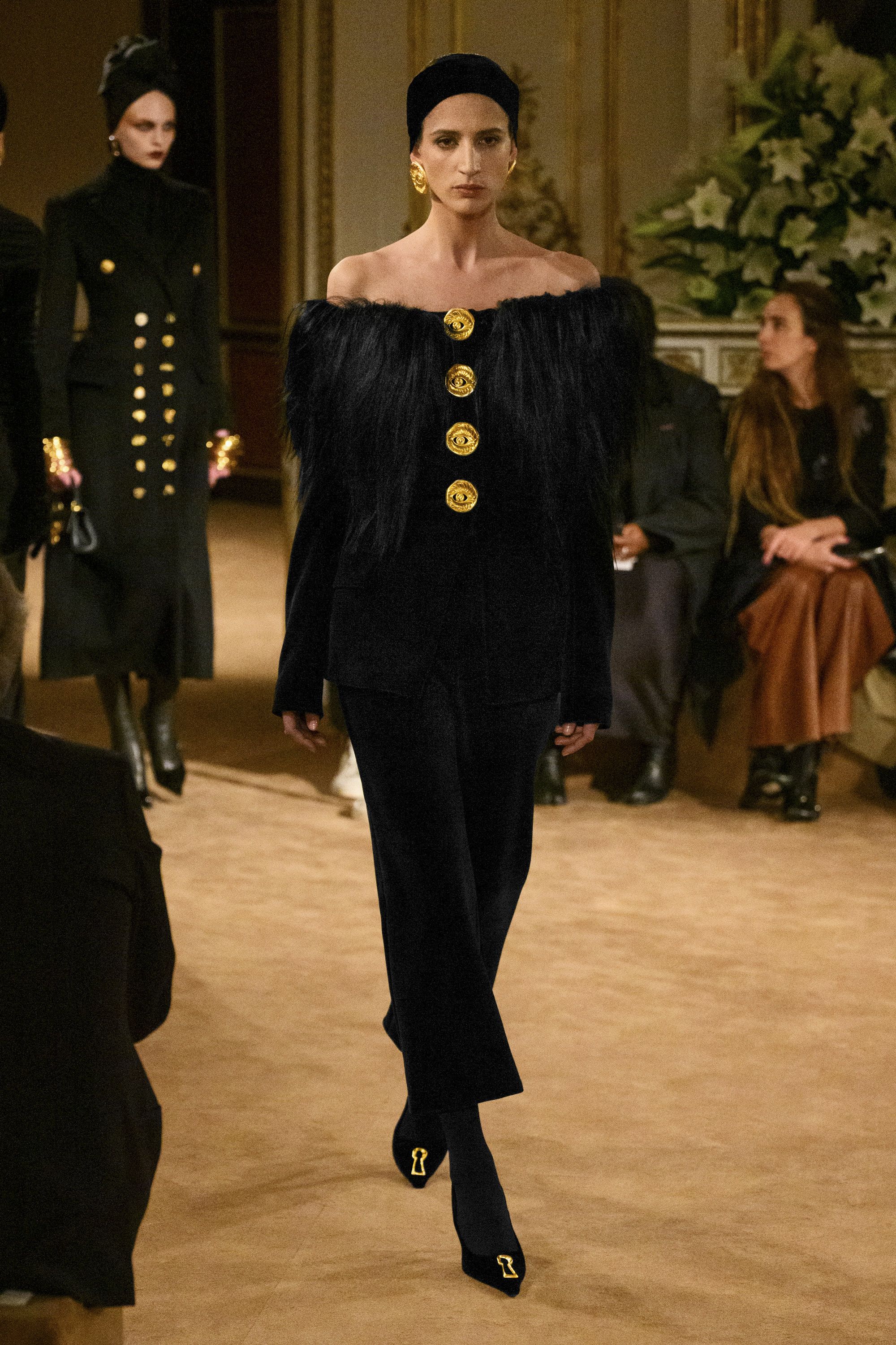 Elsa Schiaparelli スキャパレリ レッド＆シルバーリーフ