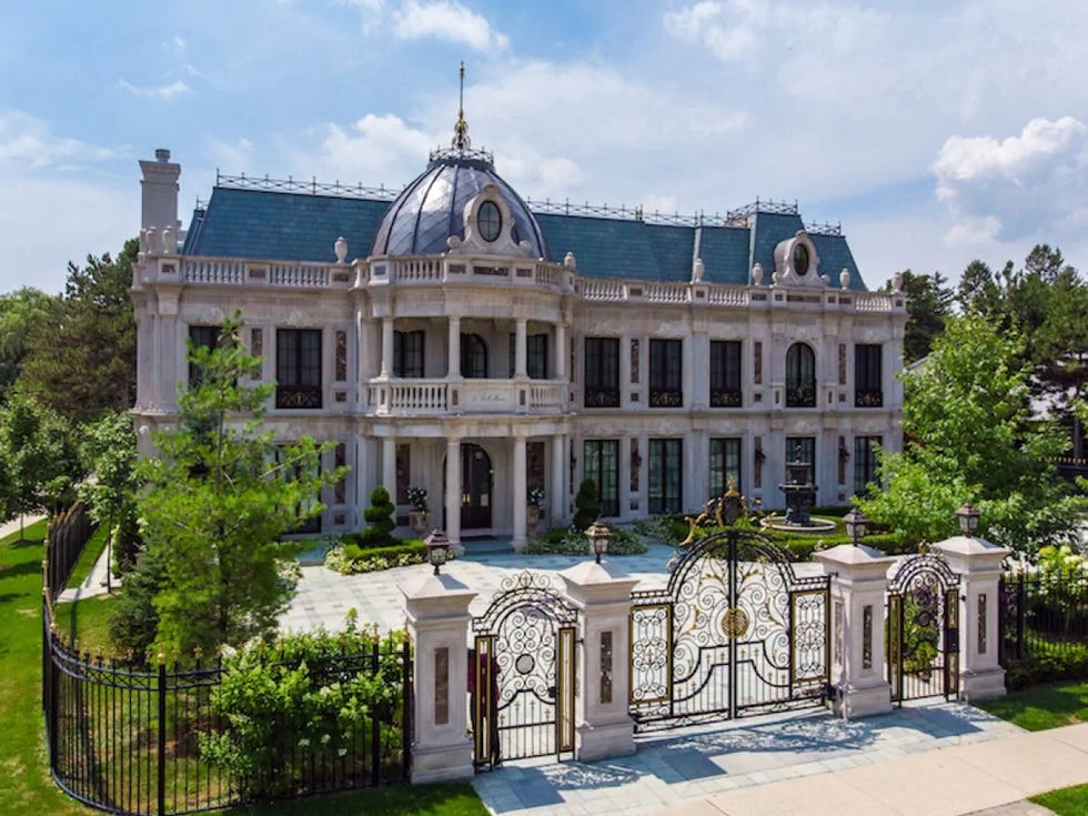The Best Sitcom Houses: WandaVision, Full House, The Brady