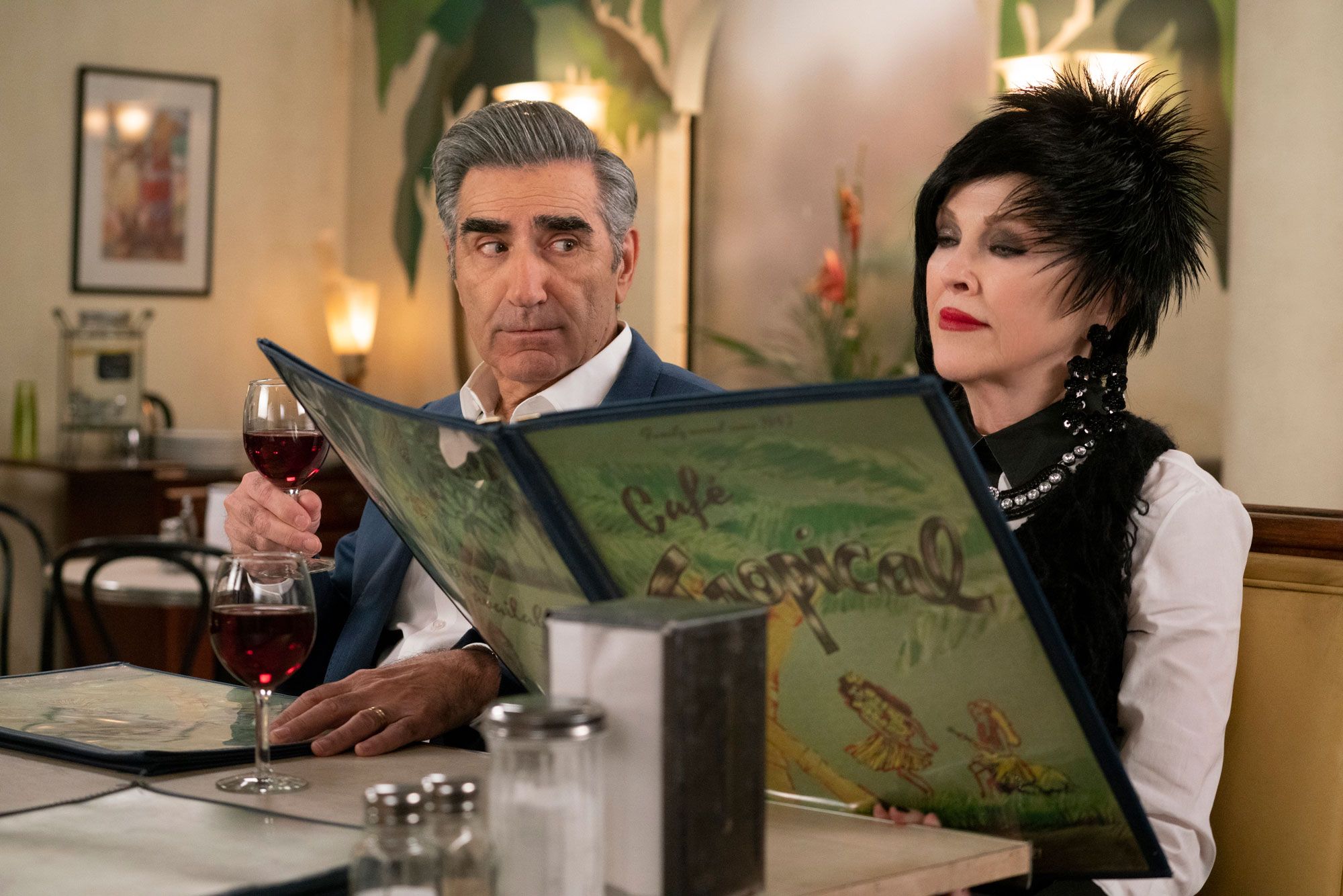 How to watch hot sale schitt's creek season 5