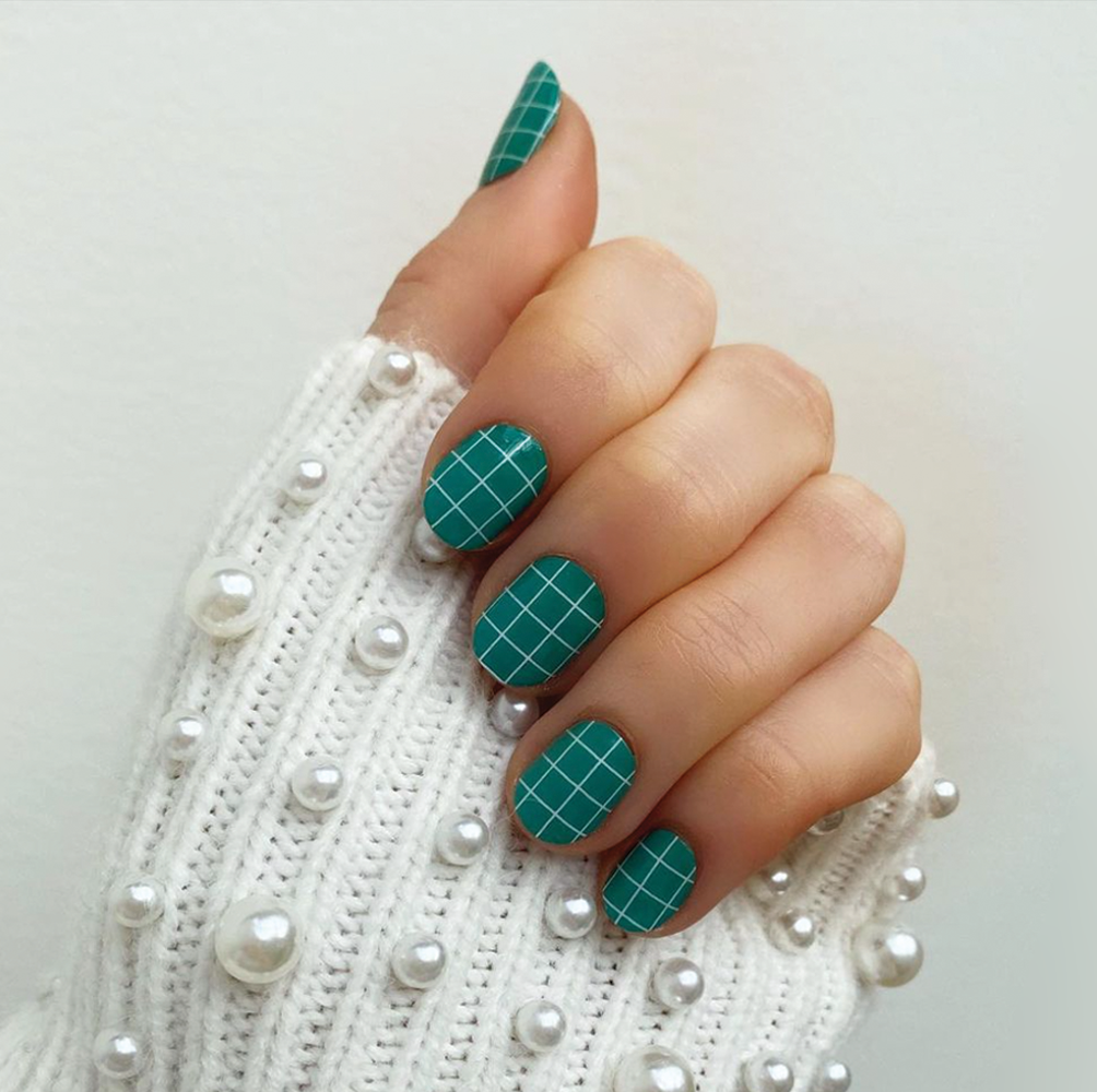 Altijd strak Zenuw 20 Fun Back-to School Nails - Cute Girls' Nail Designs for School 2021