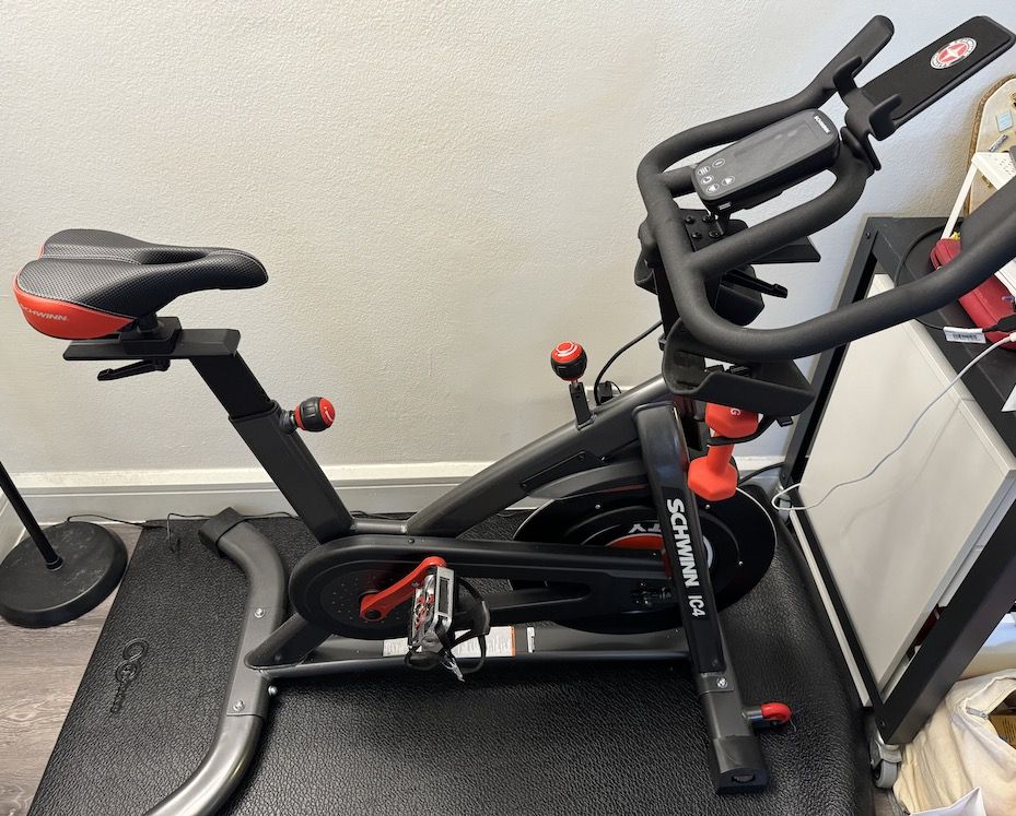 Schwinn ic4 peloton hot sale