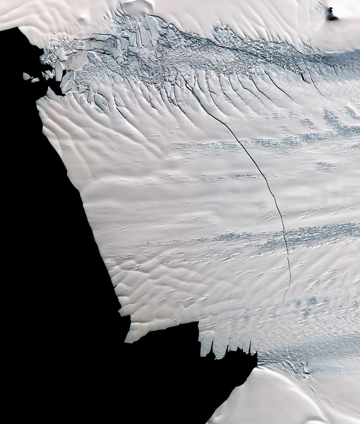 nasa scientists discovered a massive crack across the pine island glacier, antarctica nov 13, 2011