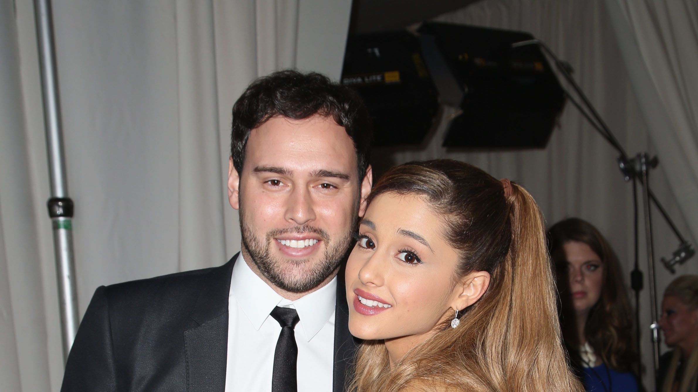 2381px x 1339px - Scooter Braun Drama Explained: Ariana Grande, Demi Lovato, and More