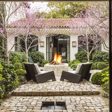 Best of Outdoor Living: Gardens, Patios, and Outdoor Rooms