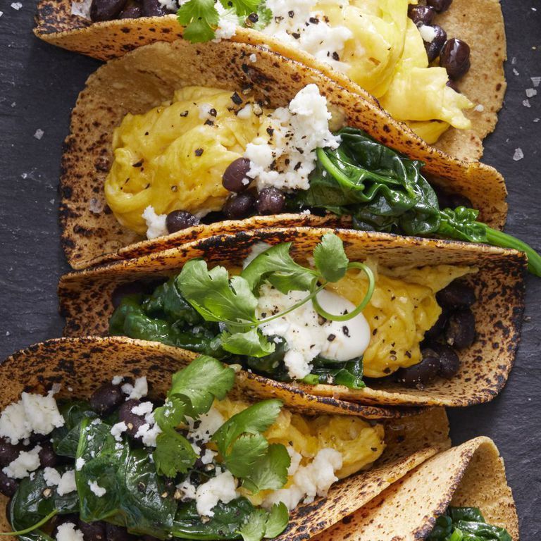 meatless dinner ideas scrambled egg tacos