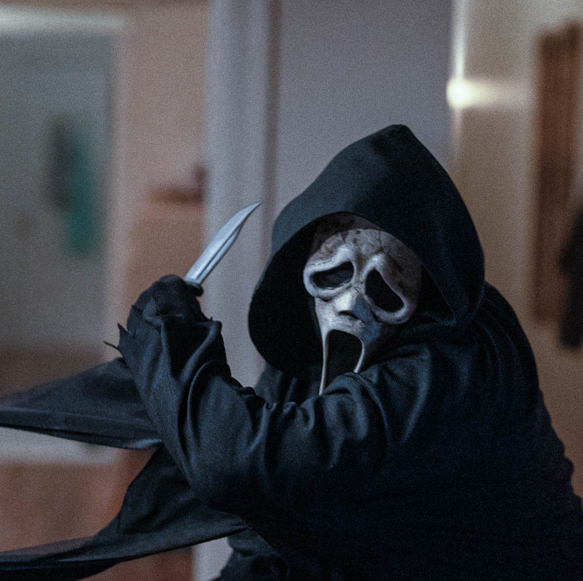 See new Ghostface mask in Scream 6 photo