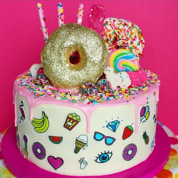 theflourgirl_ Pink Donut Cake