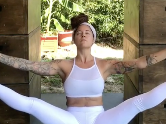 668px x 500px - People Are Losing It Over This Yogi Bleeding Through Her White Yoga Pants