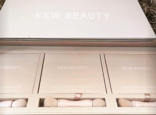 ★KKW BEAUTY★POWDER CONTOUR&HIGHLIGHT KIT KIM KARDASHIAN: KKW BEAUTY - POWDER CONTOUR & HIGHLIGHT KIT