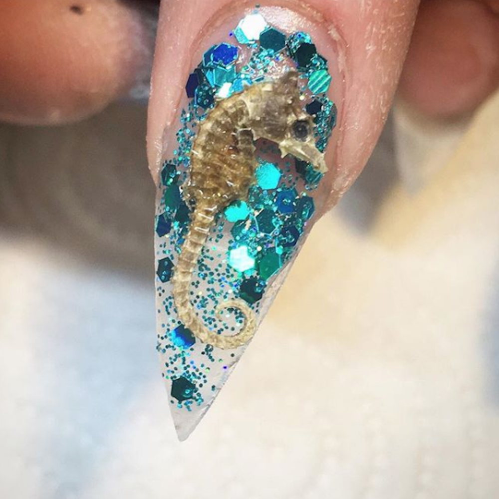 People Are Putting Dead Bugs On Their Nails And Were Speechless