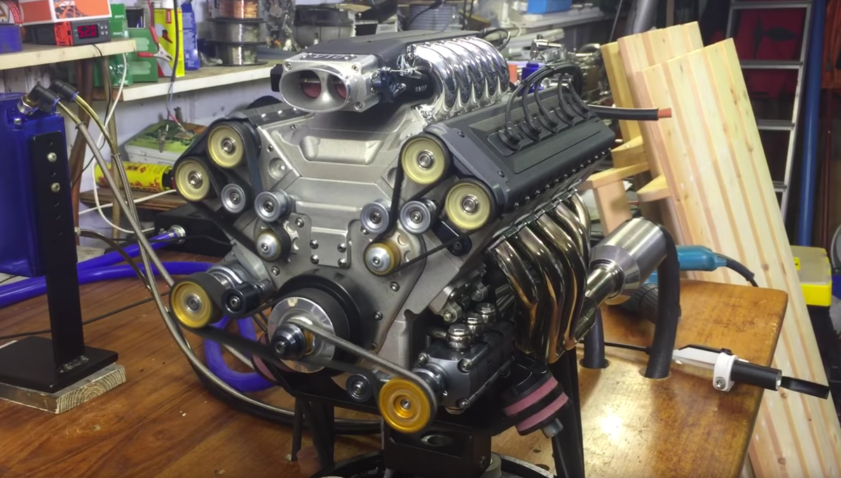 This Tiny 125cc V10 Engine Runs and Is an Absolute Work of Art