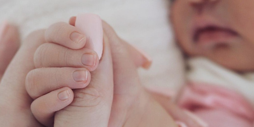 Skin, Hand, Finger, Child, Nose, Nail, Baby, Close-up, Gesture, Wrinkle, 