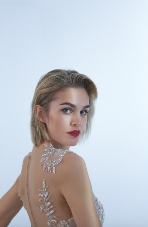 Hair, Face, White, Blond, Beauty, Lip, Shoulder, Hairstyle, Skin, Model, 