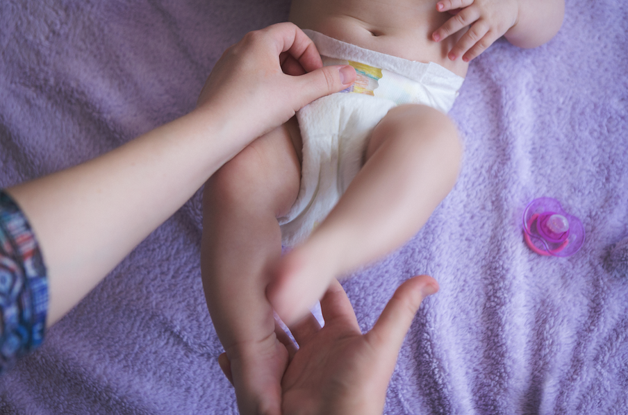Nail, Skin, Finger, Hand, Child, Leg, Joint, Arm, Human leg, Baby, 