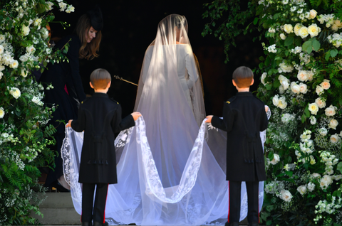 Bridal veil, Veil, Photograph, Bride, Bridal accessory, Wedding dress, Marriage, Ceremony, Dress, Gown, 