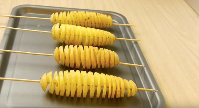 Corn on the cob, Cuisine, Food, Skewer, Dish, Vegetable, Vegetarian food, Sweet corn, Ingredient, Potato, 