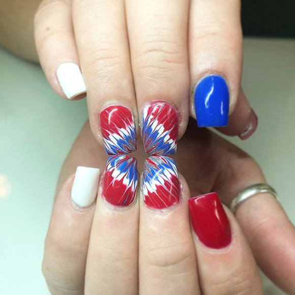 easy red and white nails
