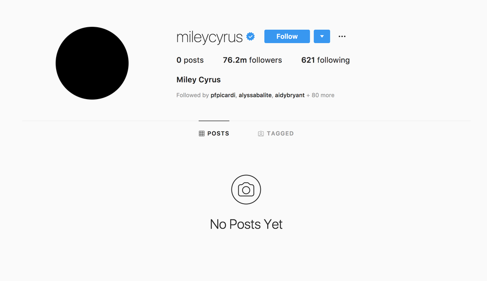 Miley Cyrus deletes her Instagram photos.