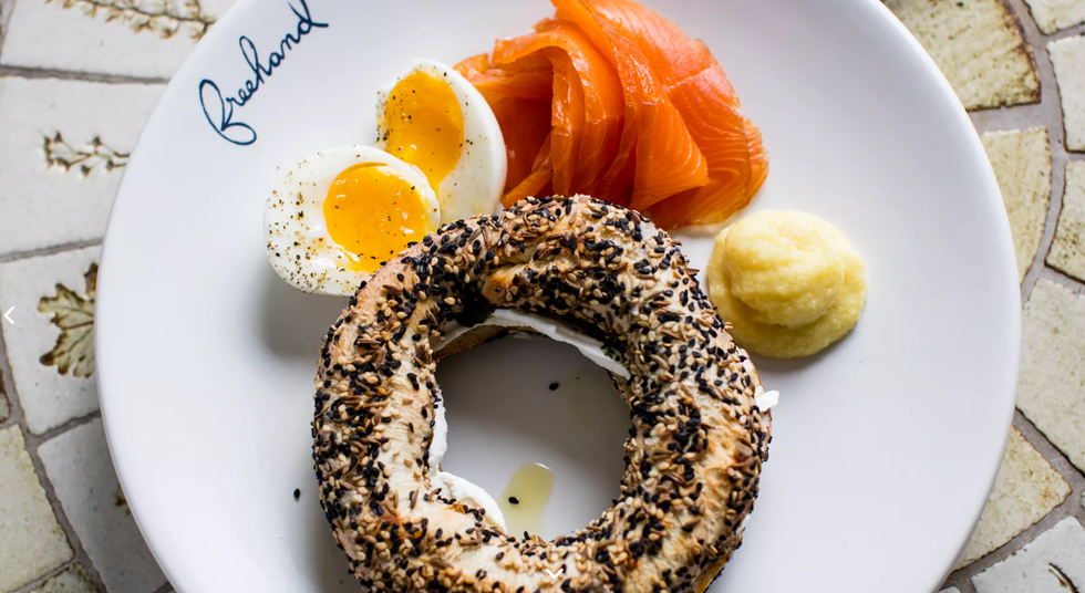 Food, Bagel, Dish, Cuisine, Ingredient, Simit, Baked goods, Produce, Doughnut, Finger food, 