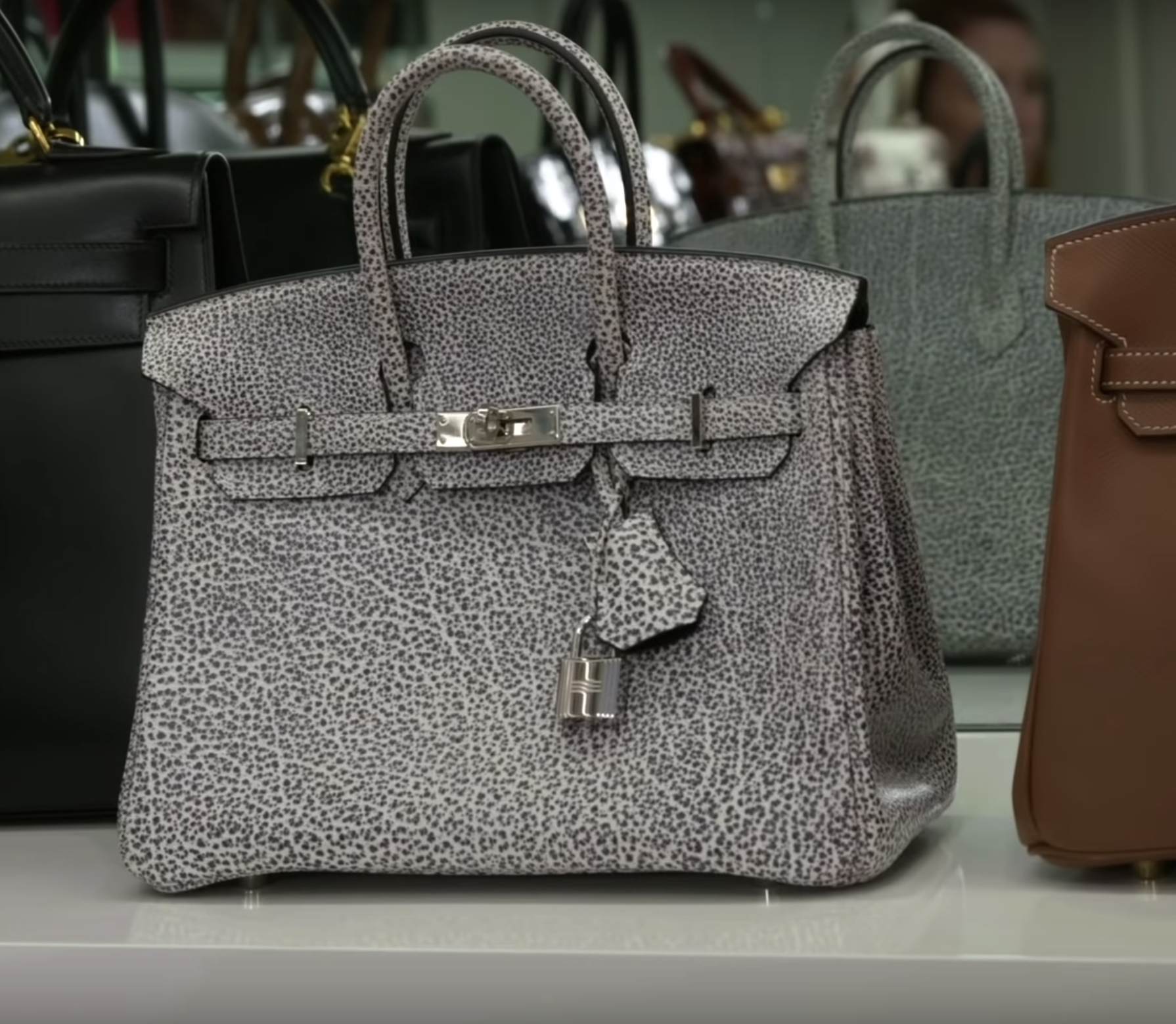 Hermes Tool Box large model weekend bag in grey Graphite Swift leather,  Boots & Her Hermès Bag – Rvce News, Kylie Jenner Stuns In A Grey Leather  Trench