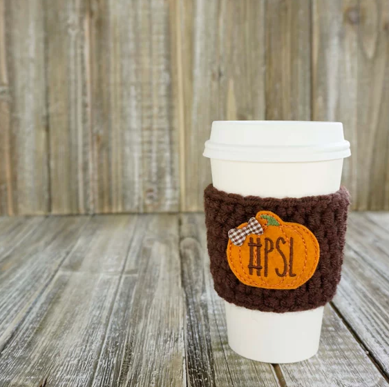 Wood, Brown, Hardwood, Coffee cup sleeve, Lid, Wood stain, Tan, Invertebrate, Insect, Plank, 