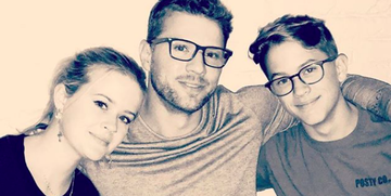 People, Glasses, Eyewear, Friendship, Fun, Cool, Selfie, Forehead, Youth, Chin, 