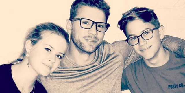 People, Glasses, Eyewear, Friendship, Fun, Cool, Selfie, Forehead, Youth, Chin, 