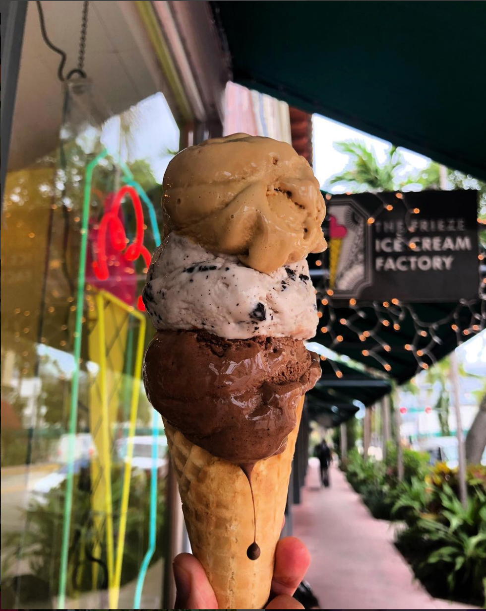 Gelato, Ice cream, Frozen dessert, Ice cream cone, Chocolate ice cream, Dessert, Dairy, Food, Dondurma, Cuisine, 