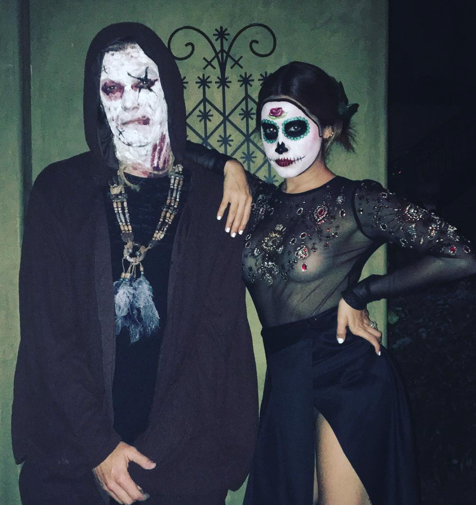 Face, Head, Fashion, Goth subculture, Cool, Fiction, Gothic fashion, Hand, Mask, Flesh, 