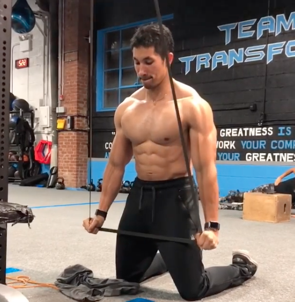 tricep exercise with resistance band