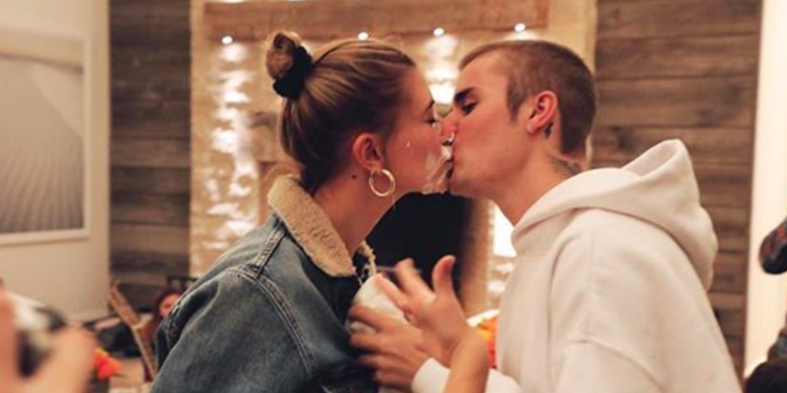 Justin Bieber, Hailey Baldwin share big-screen kiss at Maple Leafs game