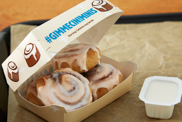 Food, Cuisine, Cinnamon roll, Sweet Rolls, Dish, Ingredient, Dessert, Baked goods, Snack, American food, 