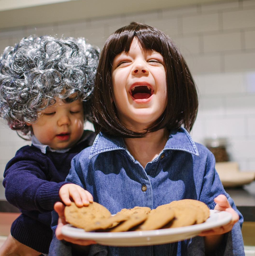 Facial expression, Child, Food, Eating, Snack, Junk food, Mince pie, Dish, Baked goods, Cuisine, 