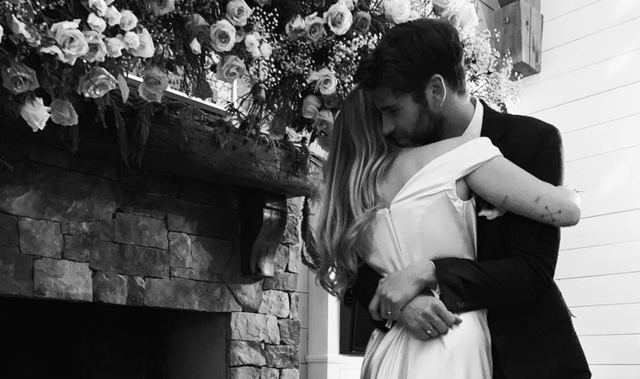 Photograph, Black-and-white, Monochrome photography, Snapshot, Photography, Romance, Monochrome, Stock photography, Hug, Love, 