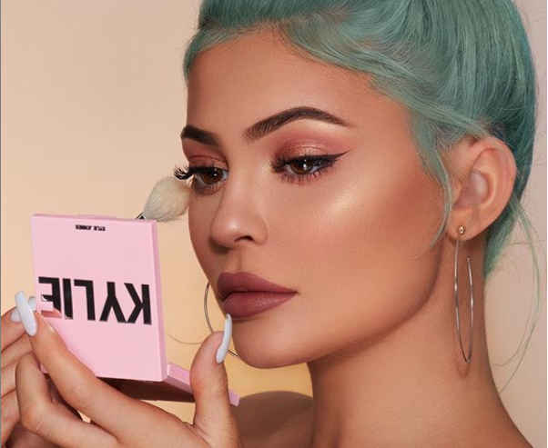 farvestof Symphony pop Kylie Jenner's launching new blushers, bronzers and hilighters