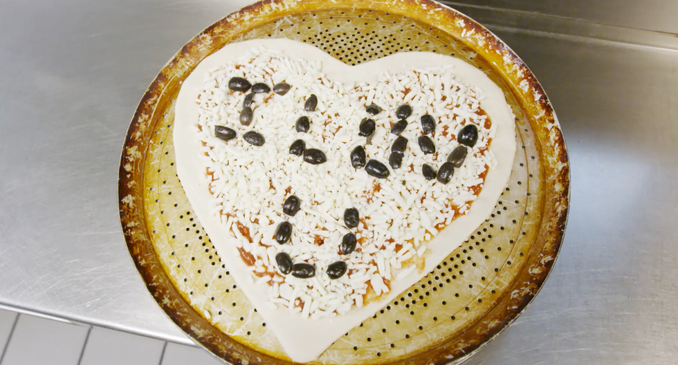 Food, Dish, Cuisine, Dishware, Plate, Ingredient, Baked goods, Torte, Dessert, Recipe, 