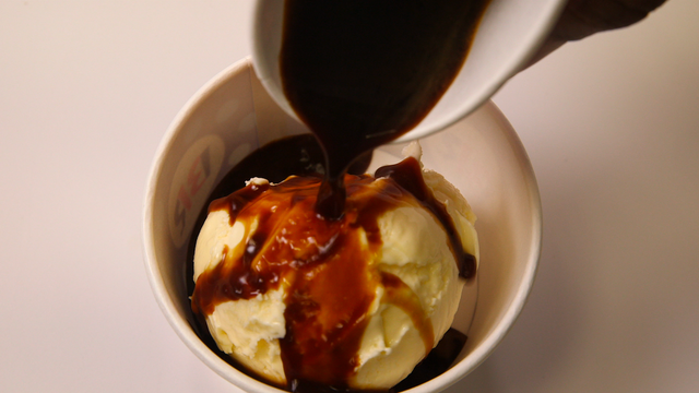 Food, Cuisine, Ice cream, Dish, Ingredient, Sundae, Chocolate syrup, Frozen dessert, Dame blanche, Dessert, 