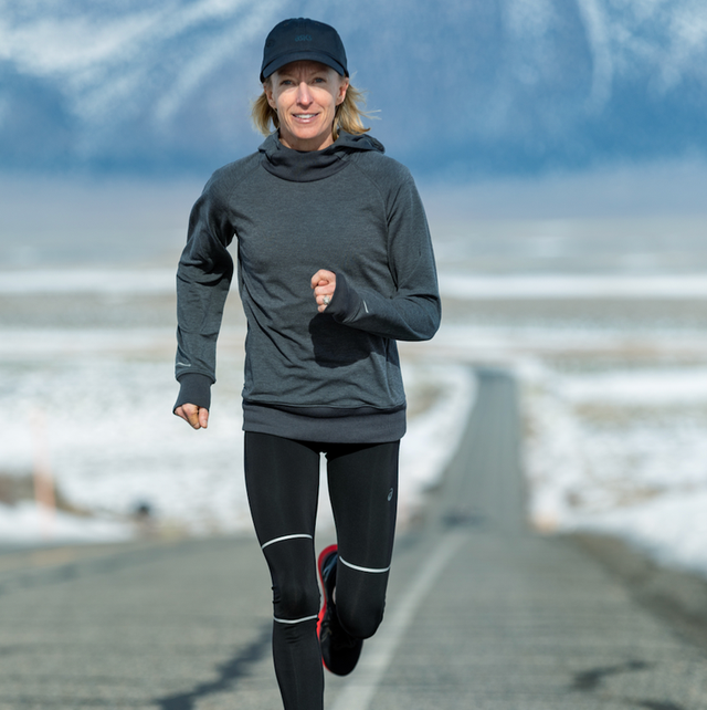 Deena Kastor running in Mammoth Lakes, California